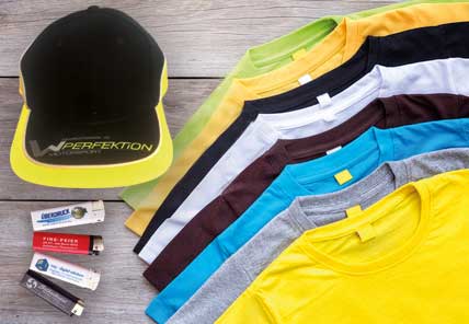 BEKLEIDUNG Werbung innen